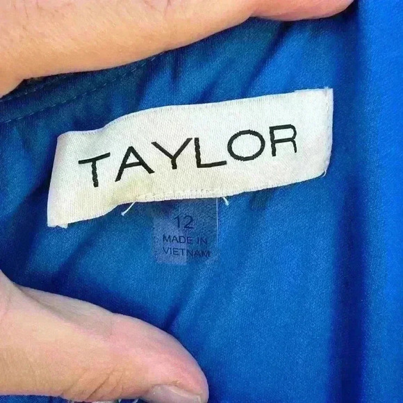 Taylor Women’s Maxi Dress - Picture 2 of 3